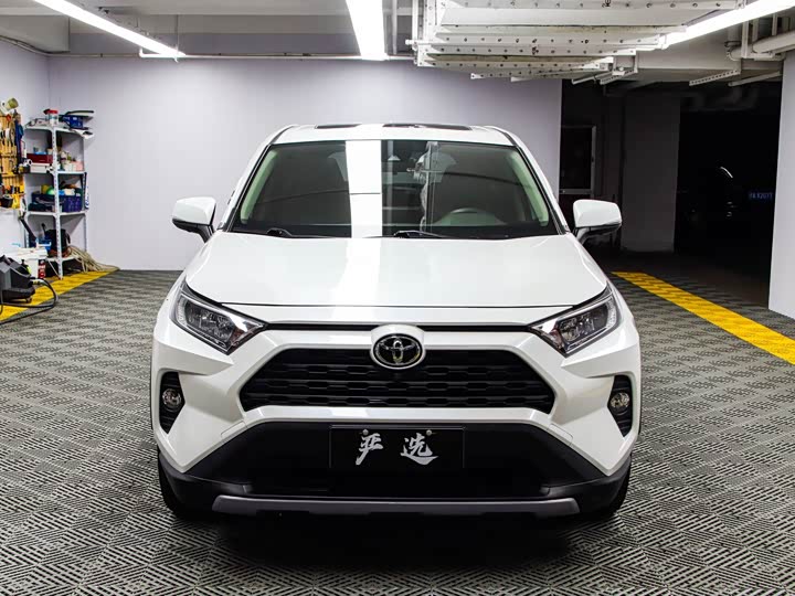 Фото 2 - Toyota RAV4