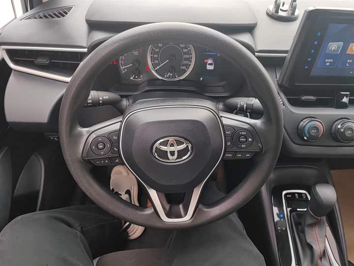 Фото 11 - Toyota Corolla