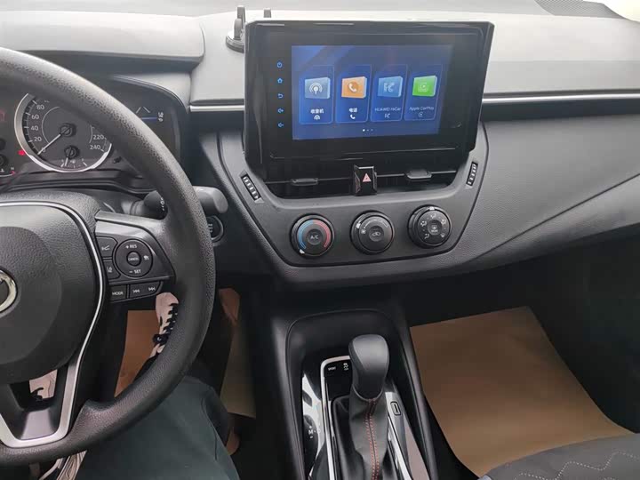 Фото 13 - Toyota Corolla