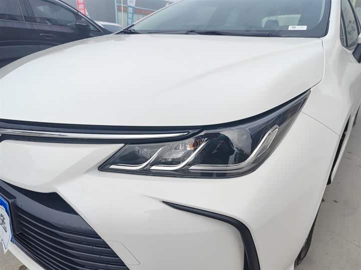 Фото 24 - Toyota Corolla