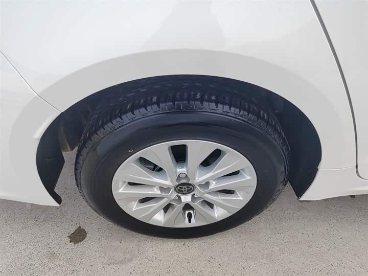 Фото 26 - Toyota Corolla