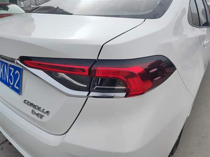 Фото 8 - Toyota Corolla