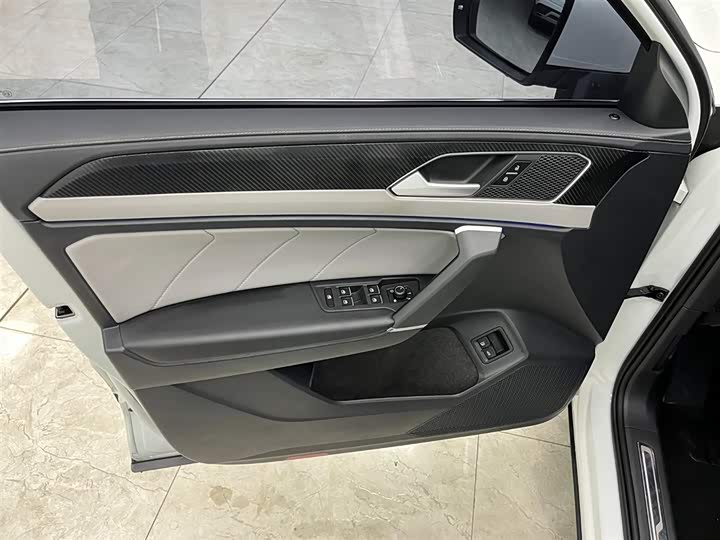 Фото 11 - Volkswagen Tayron GTE Hybrid