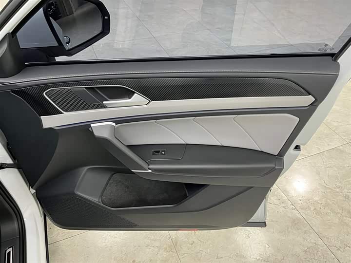 Фото 13 - Volkswagen Tayron GTE Hybrid