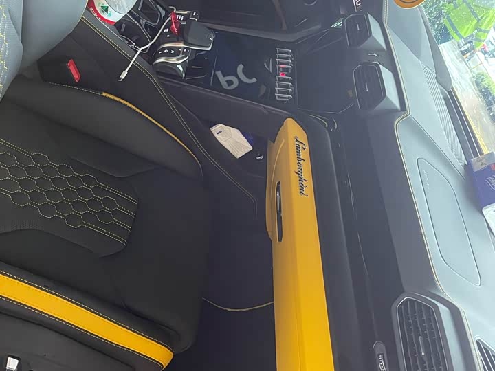 Фото 9 - Lamborghini Urus