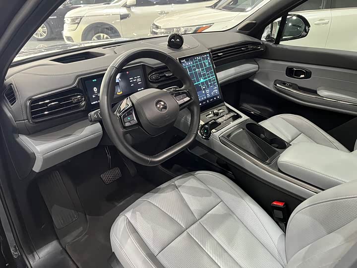 Фото 14 - Nio ES8