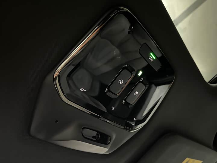 Фото 21 - Nio ES8