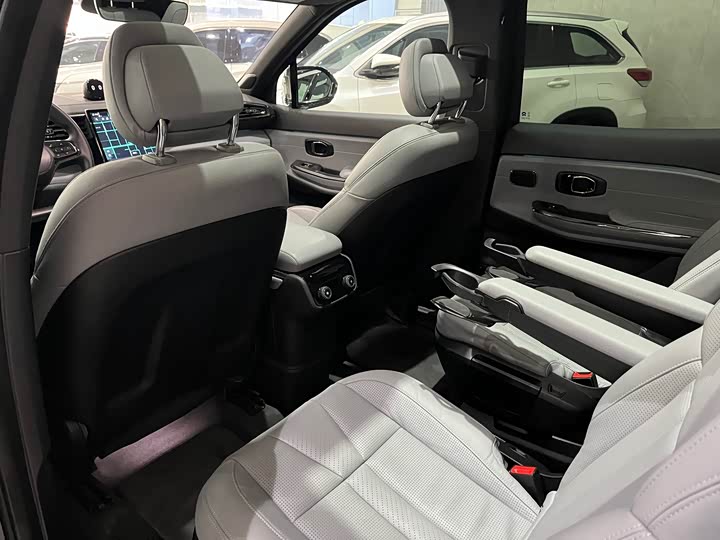 Фото 22 - Nio ES8