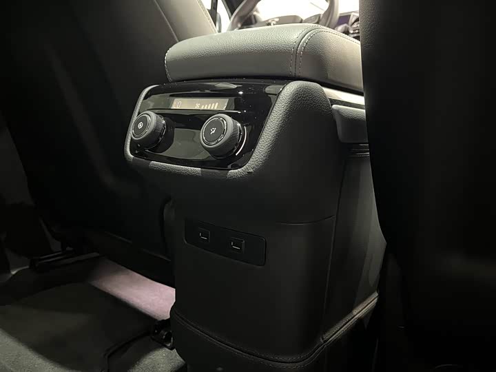 Фото 24 - Nio ES8