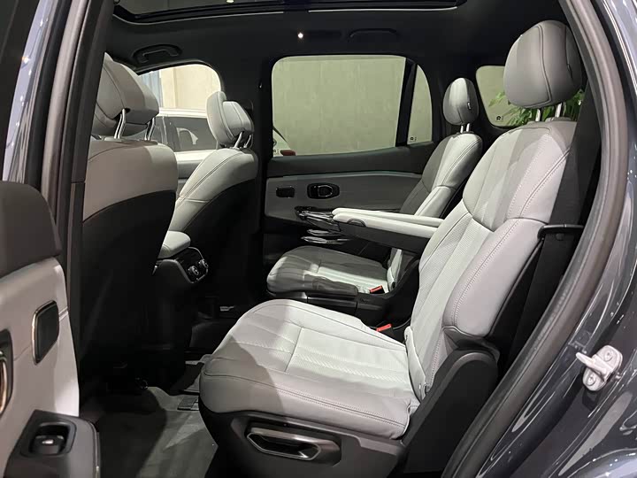 Фото 28 - Nio ES8