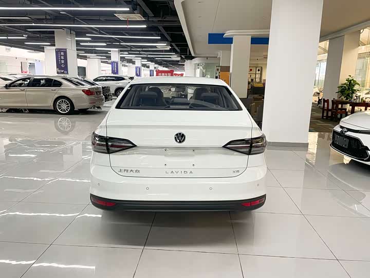 Фото 5 - Volkswagen Lavida