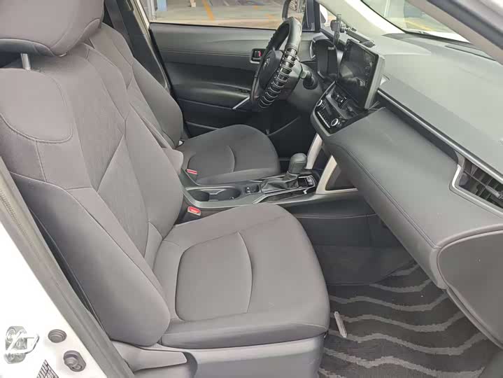 Фото 10 - Toyota Corolla Cross