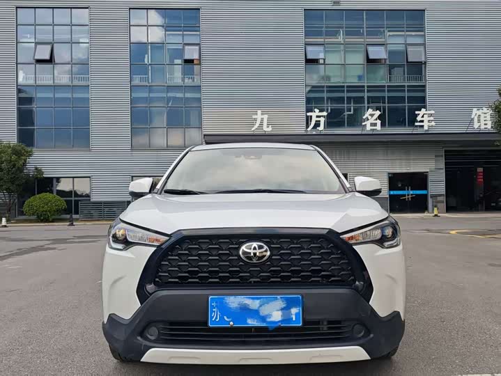 Фото 2 - Toyota Corolla Cross