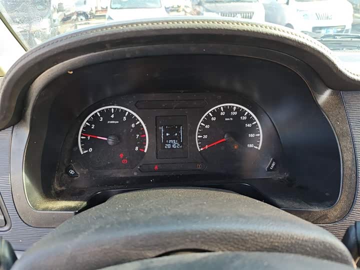 Фото 12 - Dongfeng Forthing Lingzhi M5