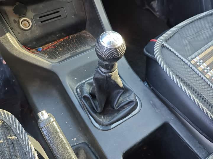 Фото 14 - Dongfeng Forthing Lingzhi M5