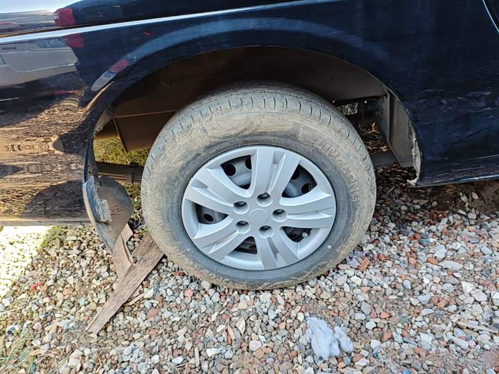 Фото 26 - Dongfeng Forthing Lingzhi M5