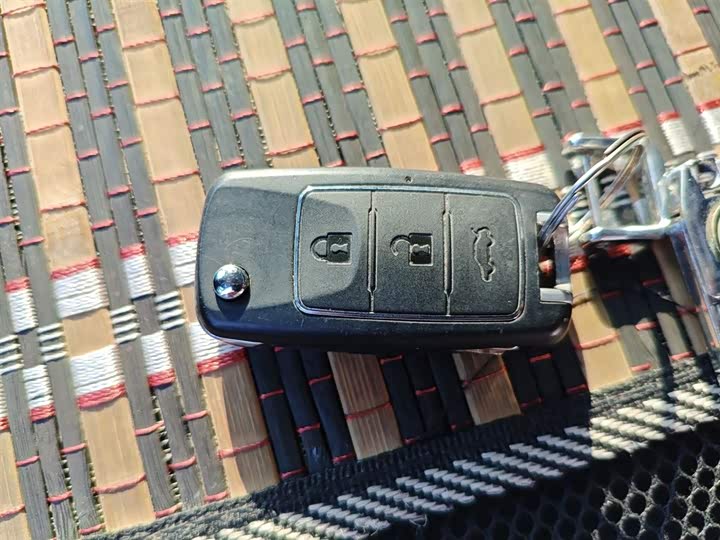 Фото 9 - Dongfeng Forthing Lingzhi M5