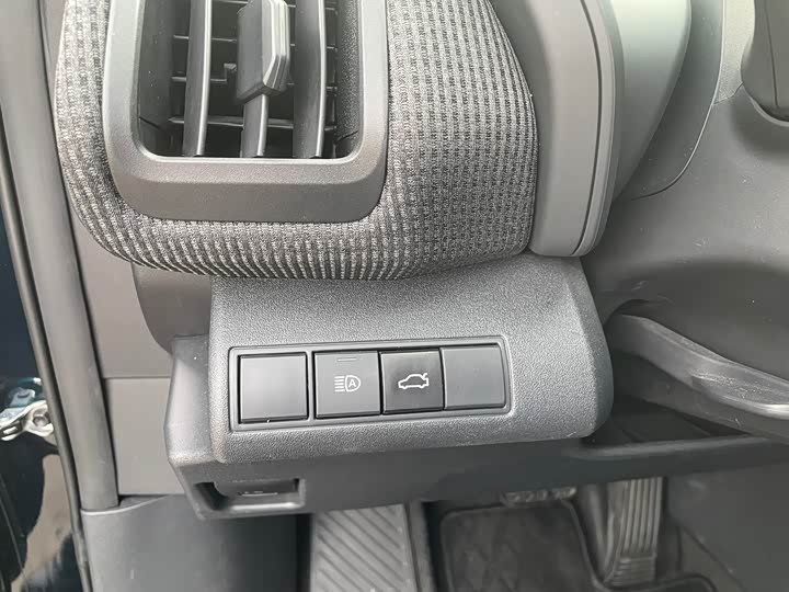 Фото 12 - Toyota bZ4X