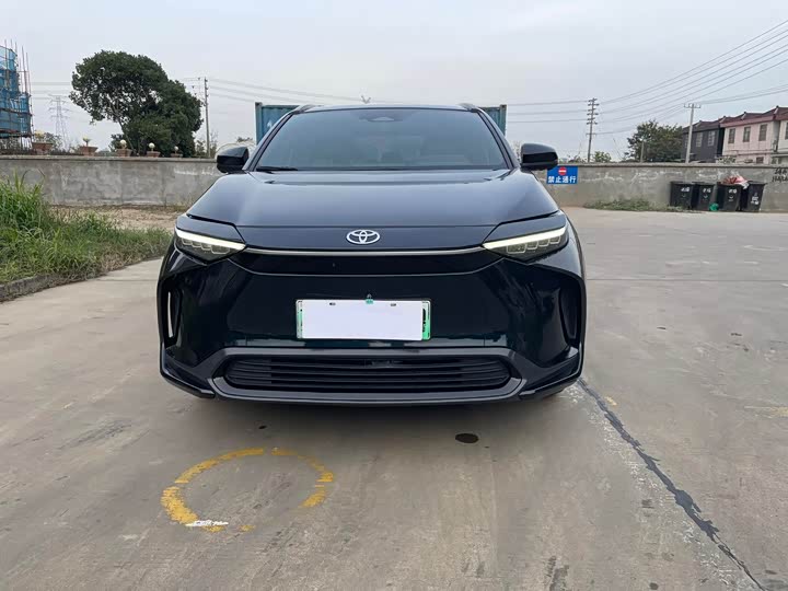 Фото 2 - Toyota bZ4X