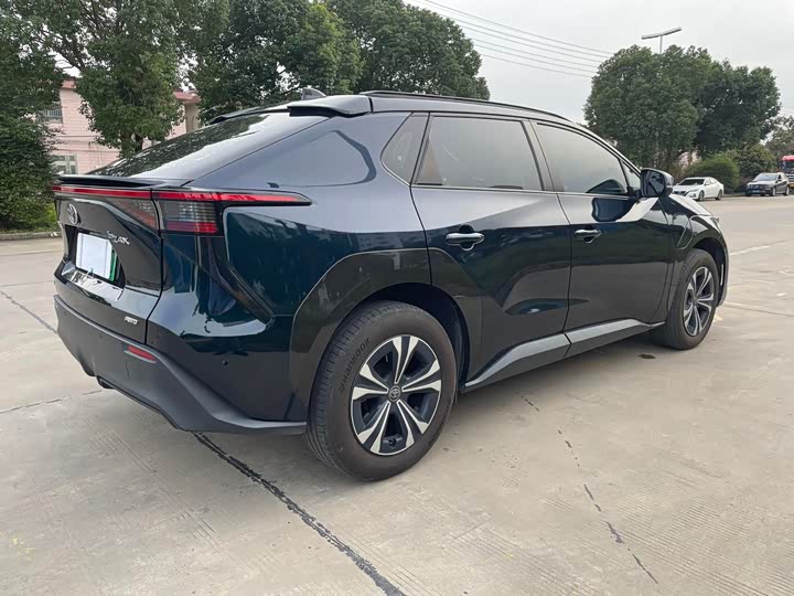 Фото 4 - Toyota bZ4X