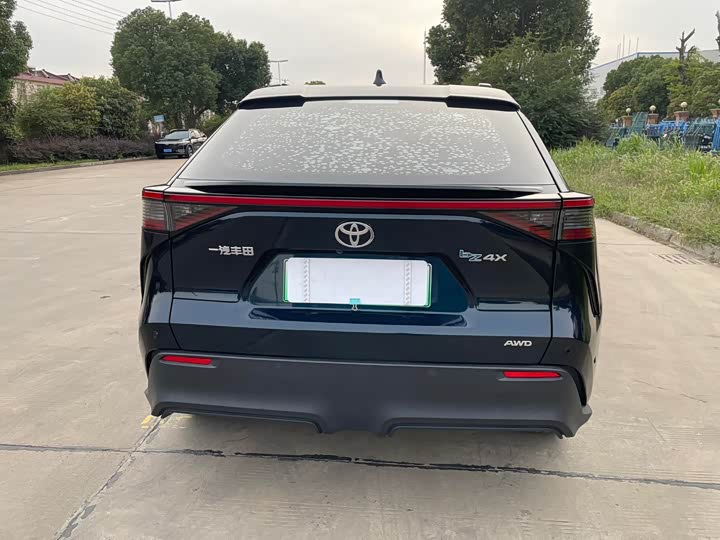 Фото 6 - Toyota bZ4X