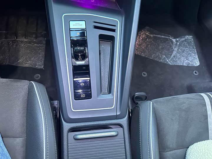 Фото 13 - Volkswagen Golf