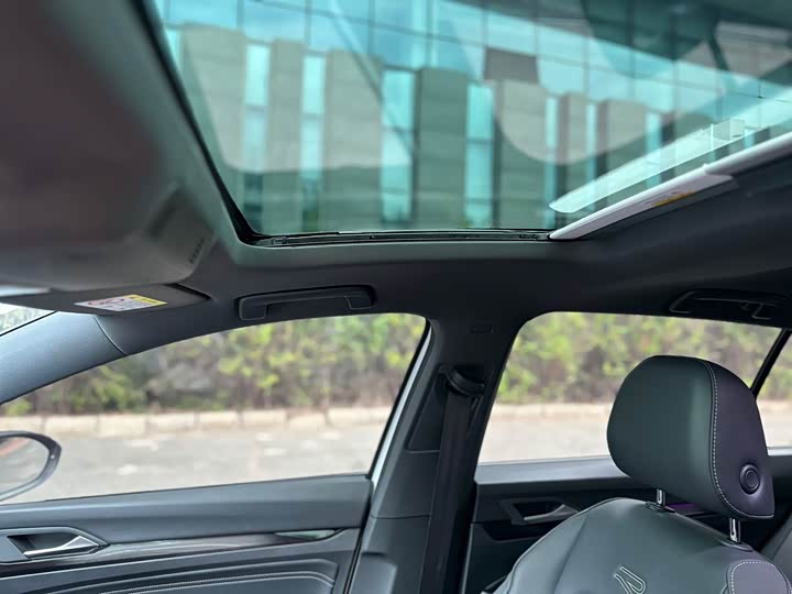 Фото 14 - Volkswagen Golf