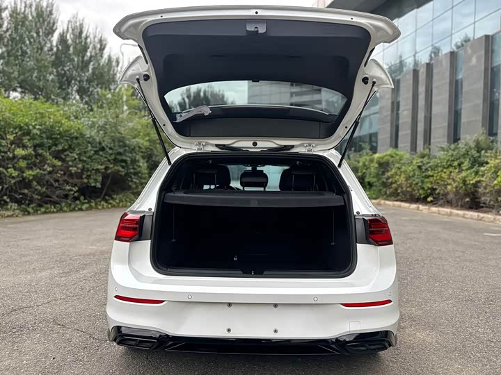 Фото 19 - Volkswagen Golf