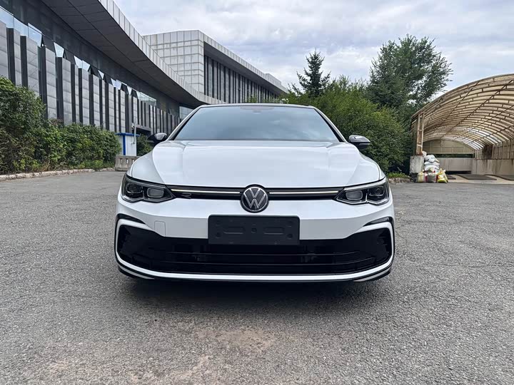 Фото 2 - Volkswagen Golf