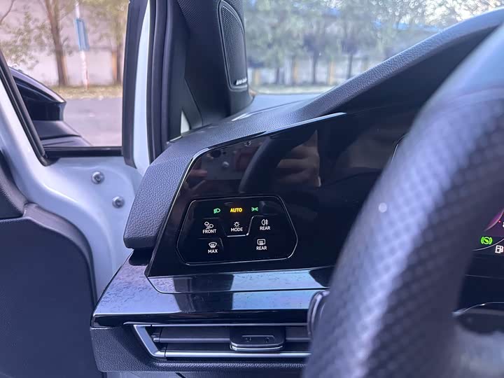 Фото 8 - Volkswagen Golf