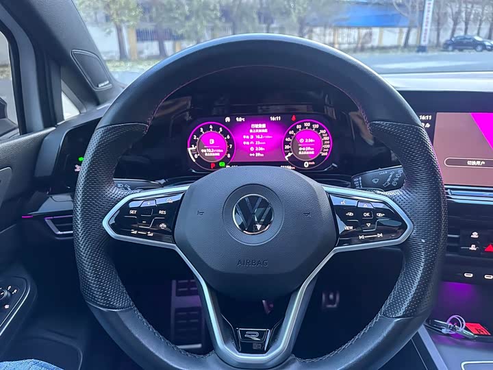 Фото 9 - Volkswagen Golf