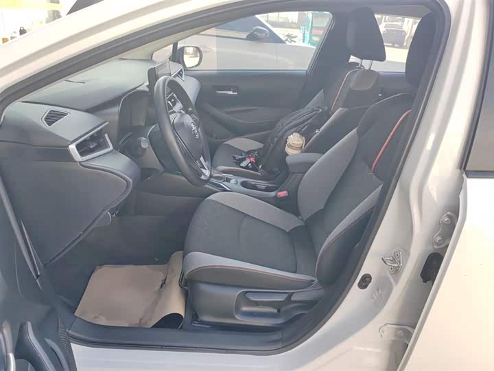 Фото 15 - Toyota Corolla