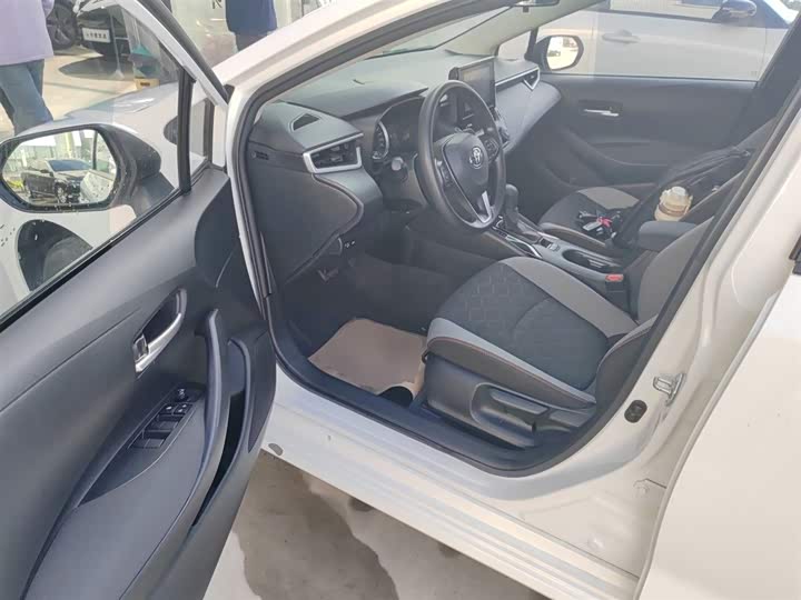 Фото 16 - Toyota Corolla