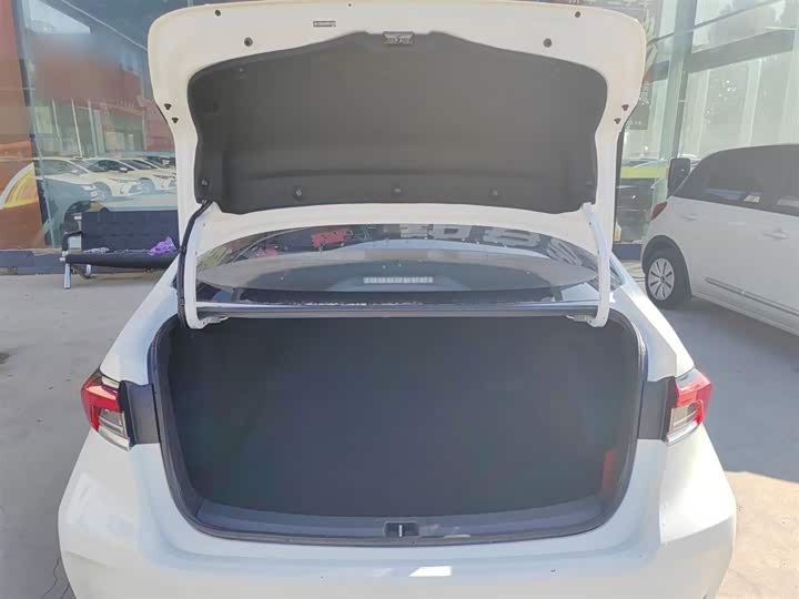 Фото 19 - Toyota Corolla