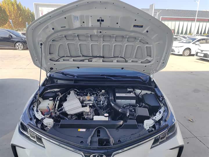 Фото 20 - Toyota Corolla