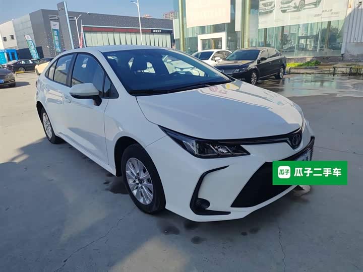 Фото 4 - Toyota Corolla