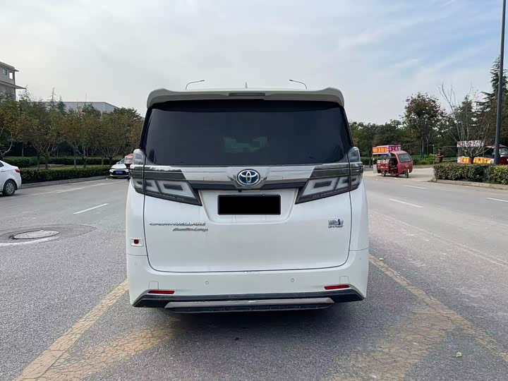 Фото 7 - Toyota Vellfire