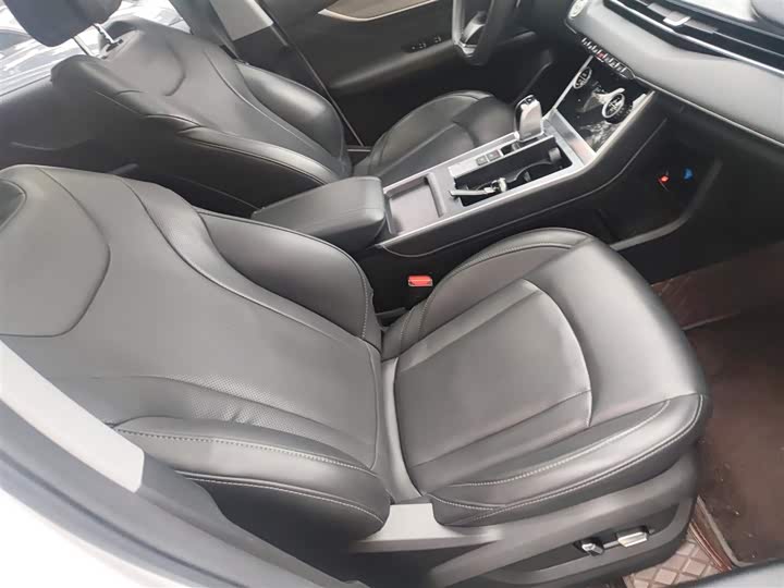 Фото 25 - Chery Tiggo 8