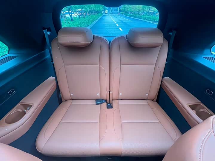 Фото 12 - LiXiang L9