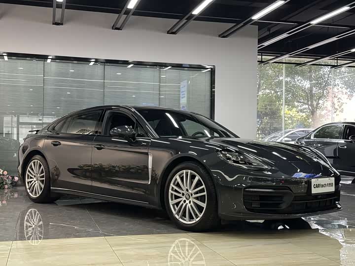 Фото 3 - Porsche Panamera