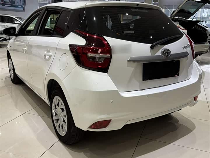 Фото 25 - Toyota Vios FS