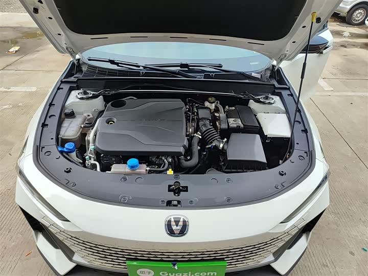 Фото 20 - Changan UNI-V