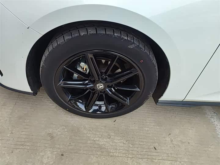 Фото 23 - Changan UNI-V