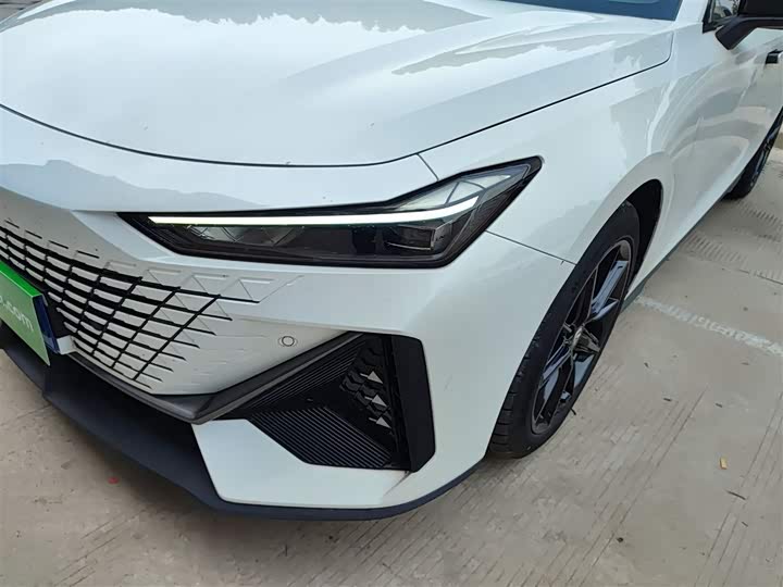 Фото 24 - Changan UNI-V