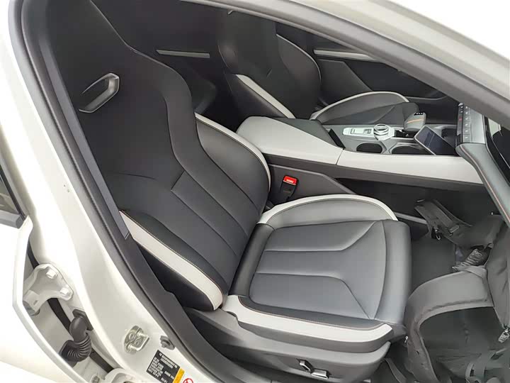 Фото 25 - Changan UNI-V