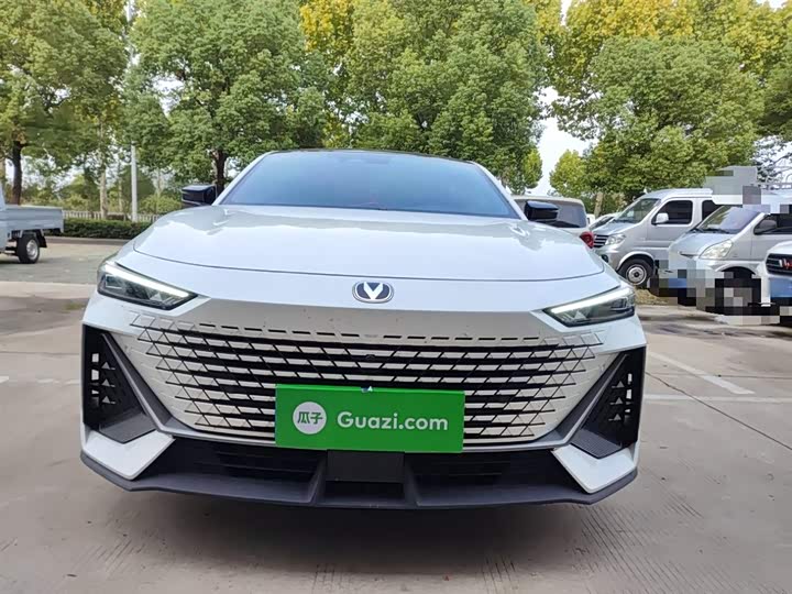 Фото 3 - Changan UNI-V