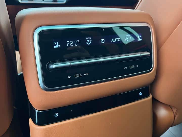 Фото 13 - LiXiang L9