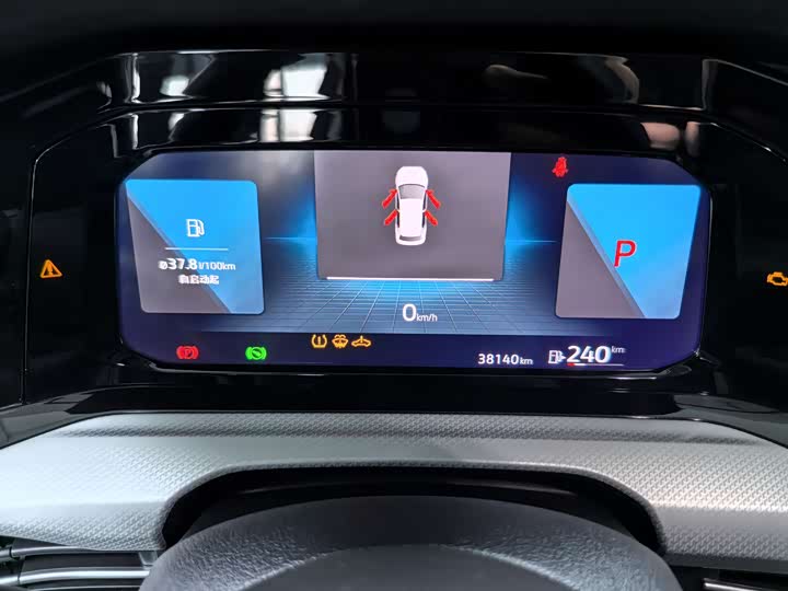 Фото 15 - Volkswagen Golf