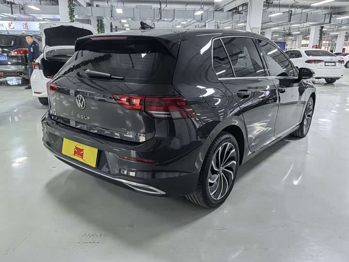 Фото 4 - Volkswagen Golf