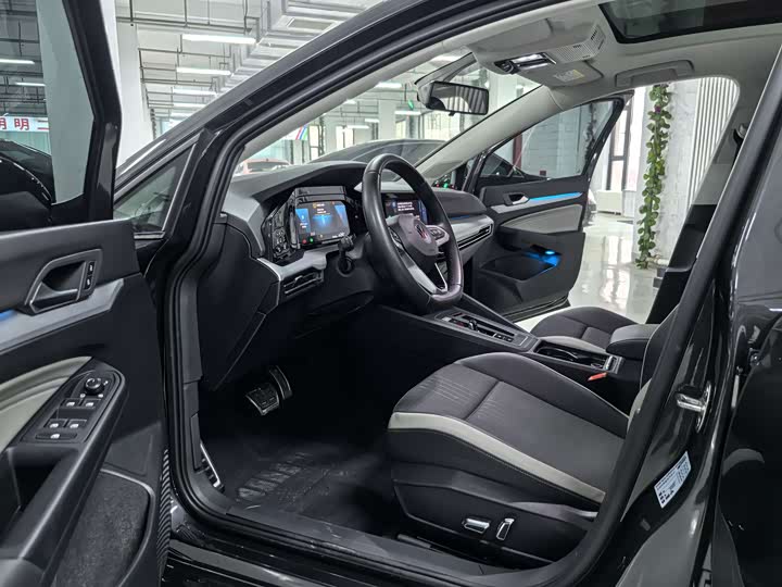 Фото 8 - Volkswagen Golf